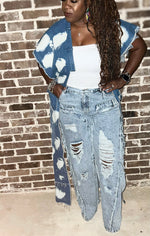 Load image into Gallery viewer, DISTRESSED JEANS
